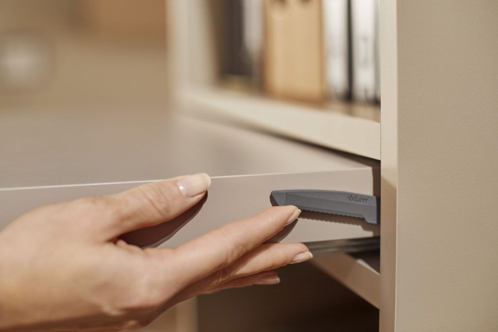 Khóa kệ kéo BLUM ray MOVENTO 295H5700 9739914
