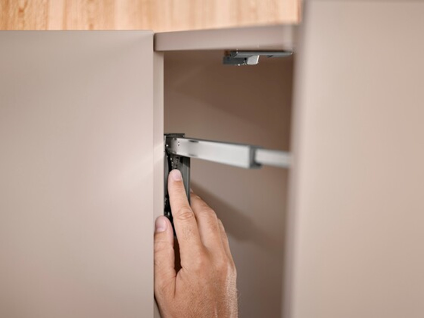 Xác định vị trí của ốc chỉnh lực