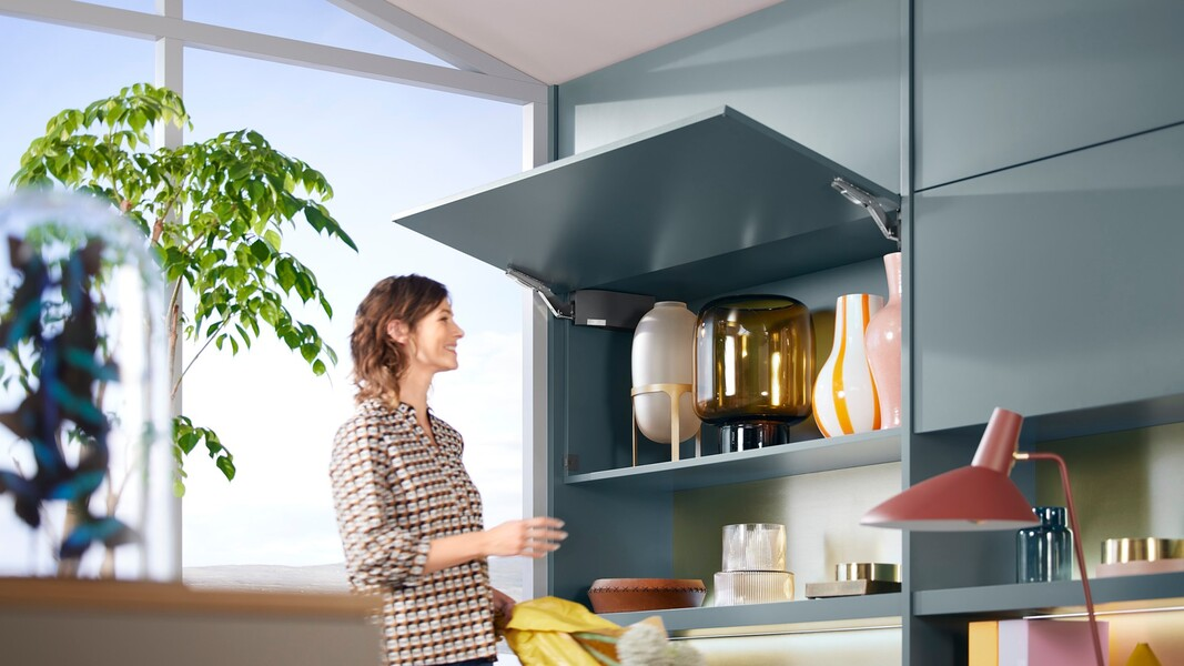 Tay nâng AVENTOS HK Top phù hợp với tủ có chiều cao tối đa 600mm