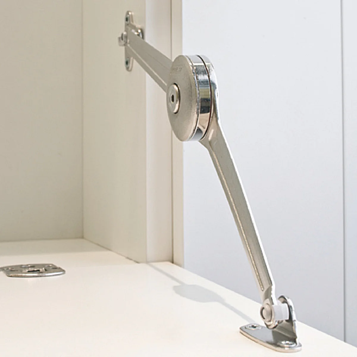Tay nâng Hafele được làm từ chất liệu cao cấp có độ bền cao