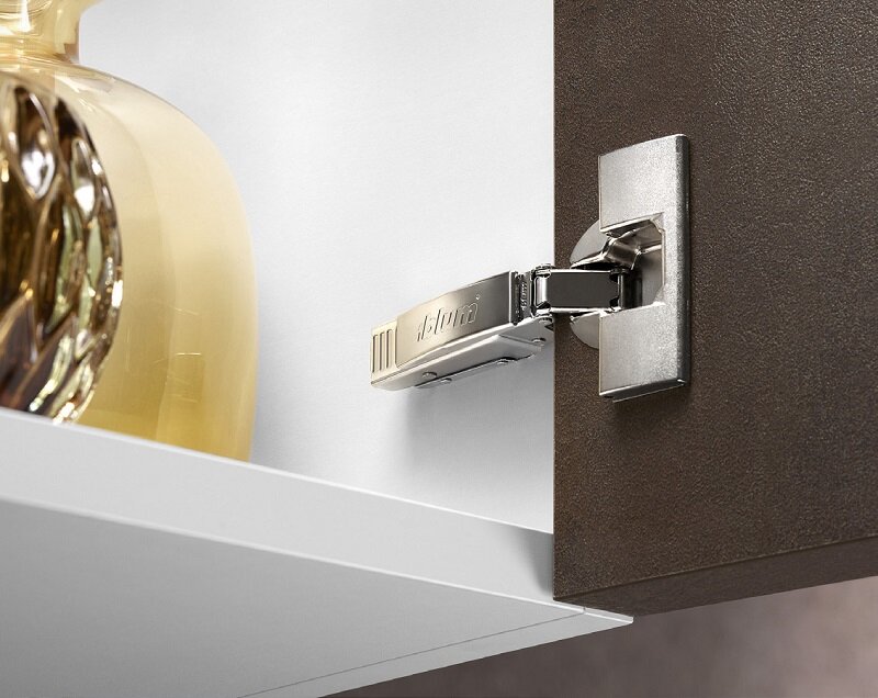 CLIP top & CLIP là dòng bản lề truyền thống của Blum, không tích hợp cơ chế giảm chấn