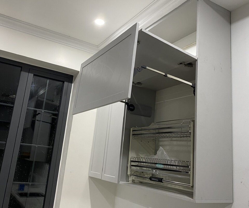 Giá bát phù hợp cho tay nâng hạ Blum