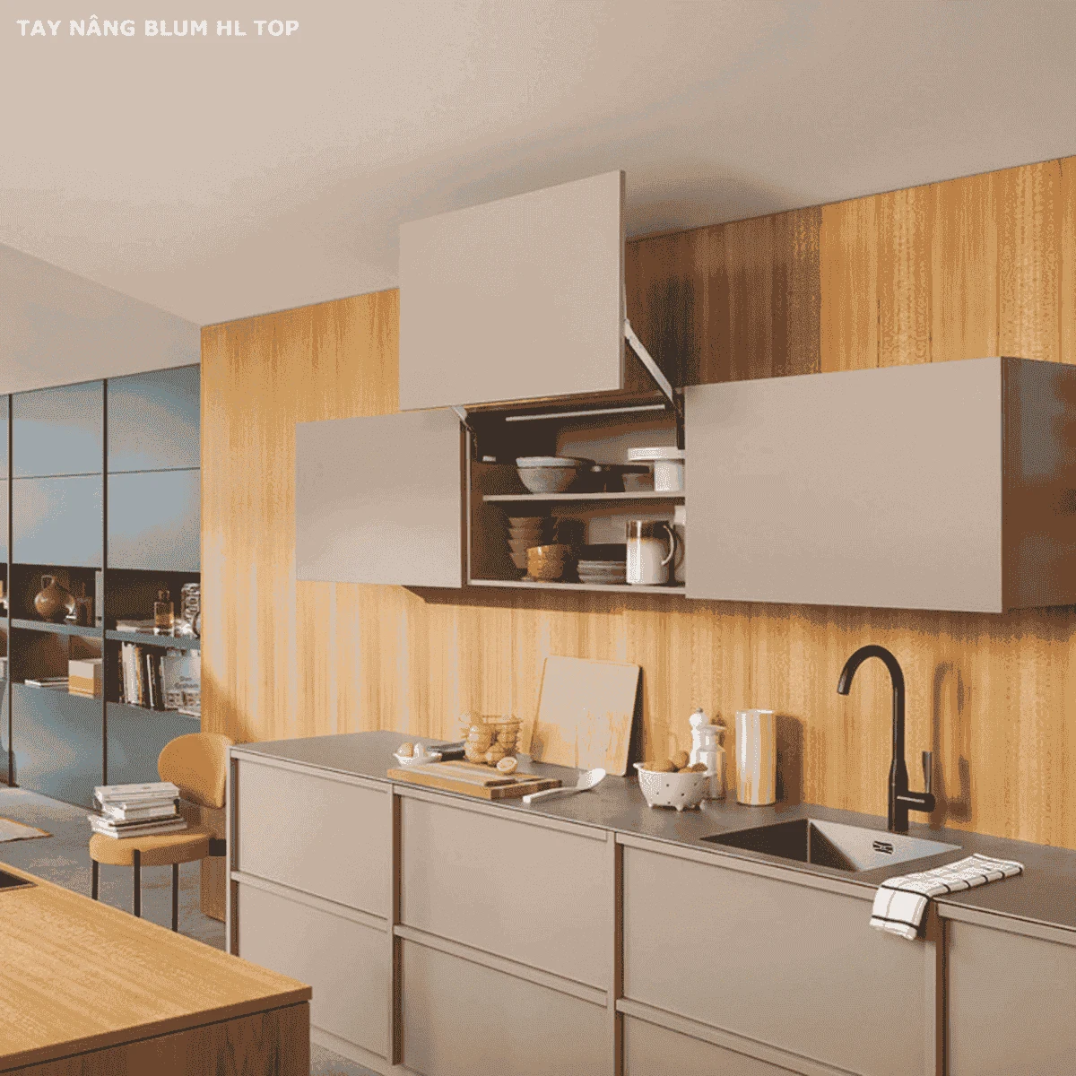 AVENTOS HL top là dòng tay nâng mở song song với mặt tủ