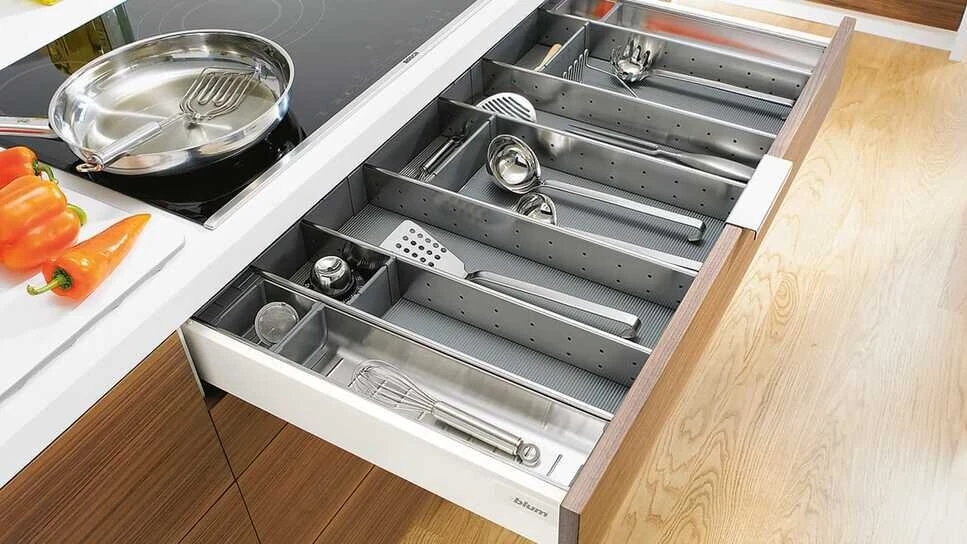 ORGA-LINE là khay phân chia truyền thống và cơ bản dùng cho mọi gian bếp